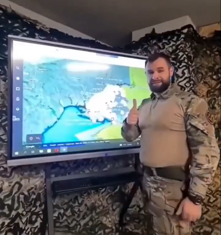 烏克蘭軍隊的實時交互戰場管理系統，能夠過馬斯克星鏈衛星傳輸技術，和戰場上每一個士兵取得聯繫。 圖：翻攝自 OFFICIAL NEWS X 帳號