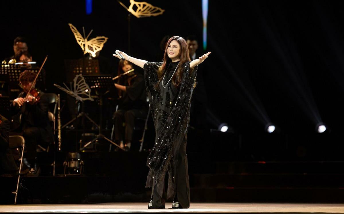 江蕙哽咽登國慶晚會 選唱家後、甜蜜蜜共3首金曲