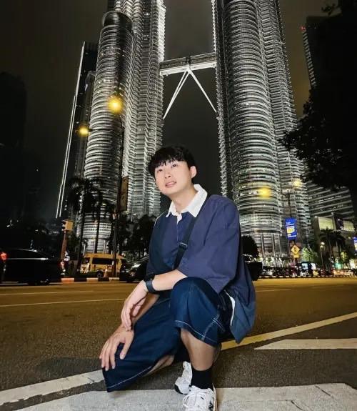 主持人「大書」以爽朗、幽默暖男的形象受觀眾喜愛，沒想到日前被前妻在Thread上爆料２年前婚內出軌，對象是新人實習生Una 圖：攝自IG/shuyi1117