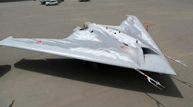 俄軍 S-70 「獵人」（ Okhotnik-B ）無人機。 圖 : 翻攝自零度Military
