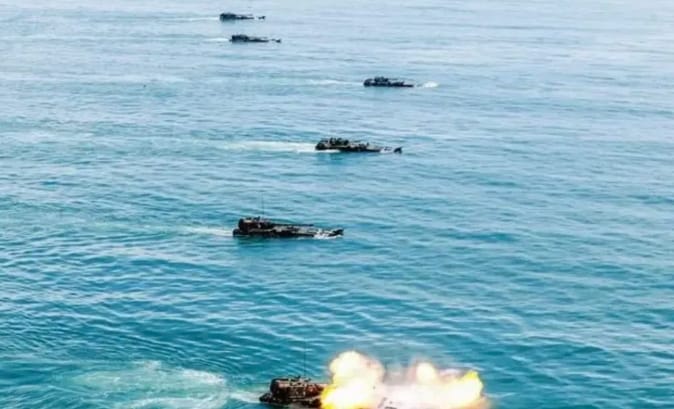 解放軍近來來不斷演習奪島作戰威脅台灣。 圖 : 翻攝自排頭國際站