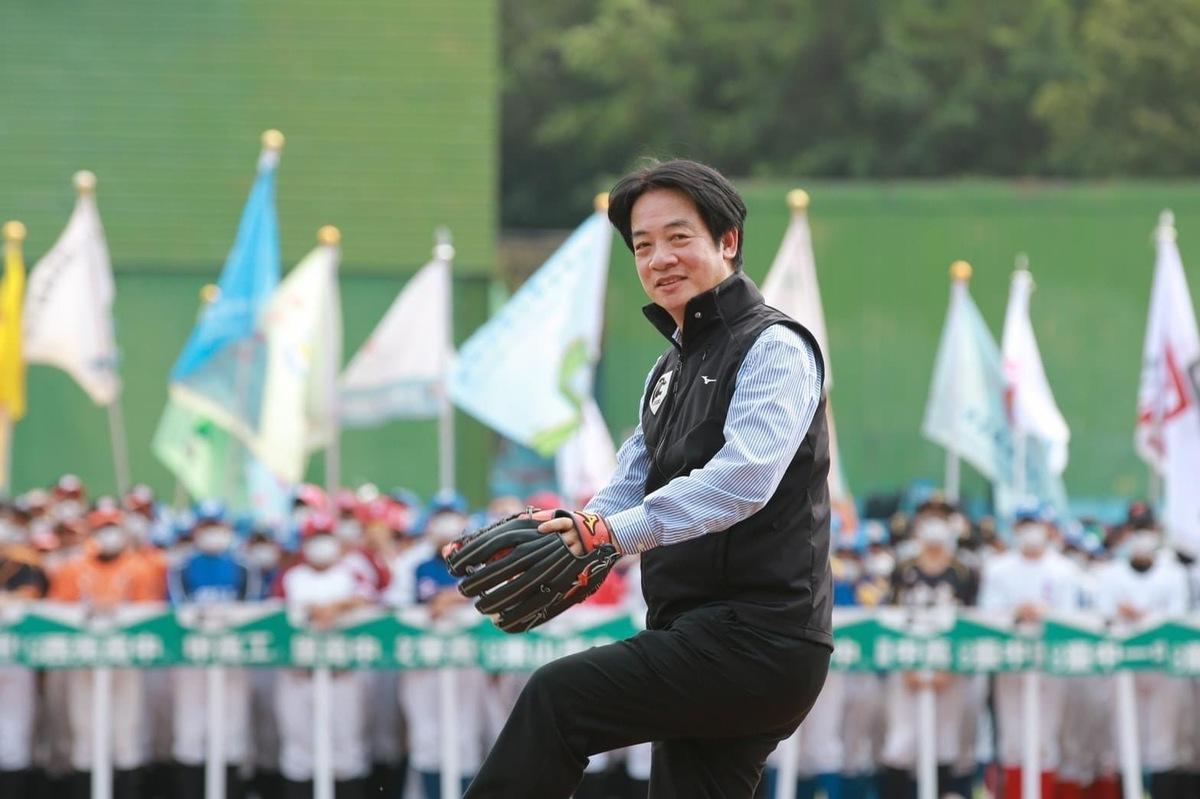 總統賴清德關注棒球發展，圖為其2020年參與黑豹旗賽事活動。 圖：翻攝自賴清德臉書