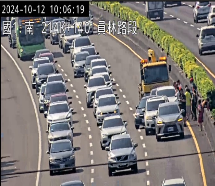今日上午國道1號發生多起交通事故，造成嚴重回堵，影響車流甚鉅。 圖：高公局 ／ 提供