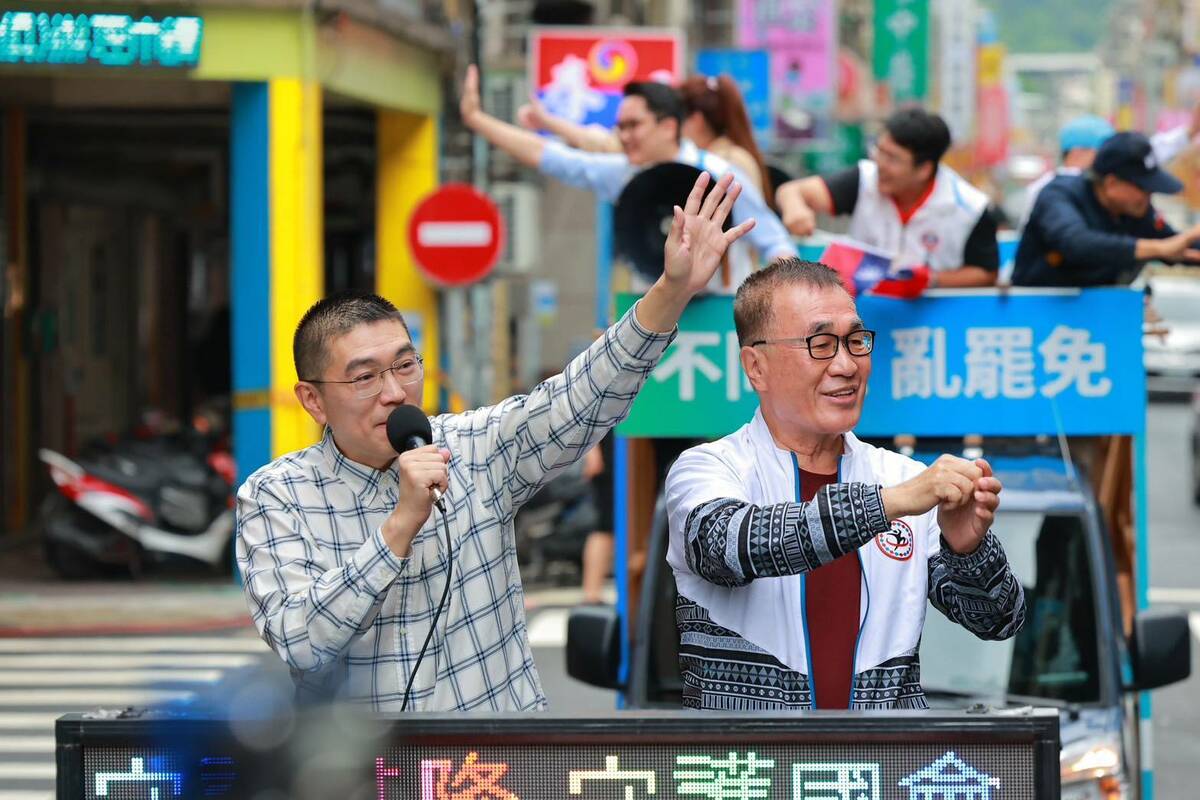 基隆市長謝國樑與台北市副市長李四川(右) 圖：國民黨基隆市黨部提供