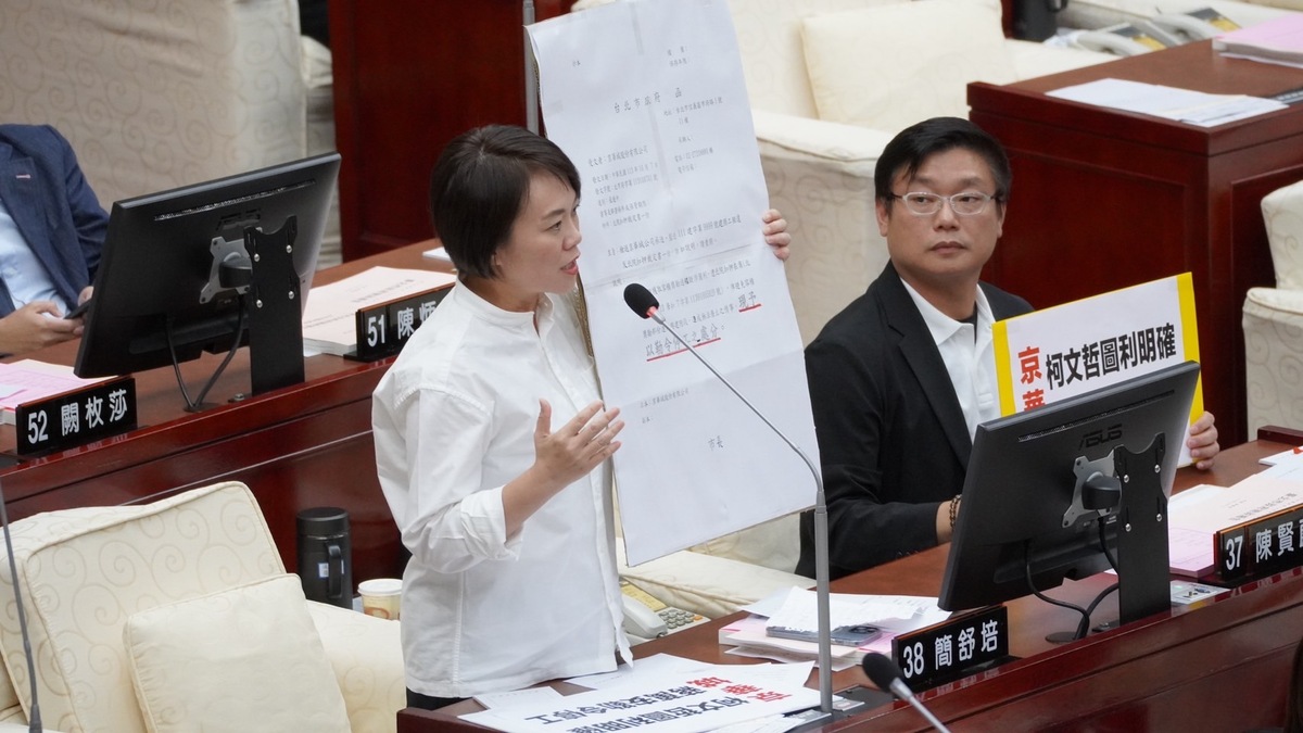 議員簡舒培批北市府拉法院背書，沒決策能力。 圖：翻攝自臉書 / 簡舒培 台北真速配