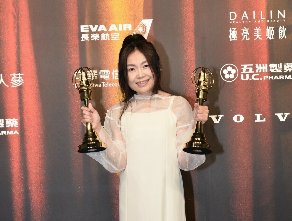 高廣節目主持人安起以「大城小時光」雙獲「單元節目獎」與「音效獎」。 圖：高雄市新聞局提供