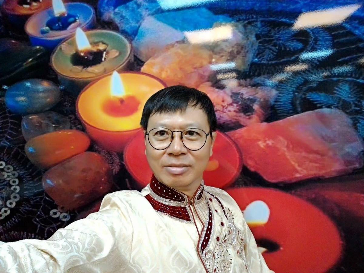 「音樂伸展台-古典不古典」主持人西風獲「類型音樂節目主持人獎」。 圖：高雄市新聞局提供
