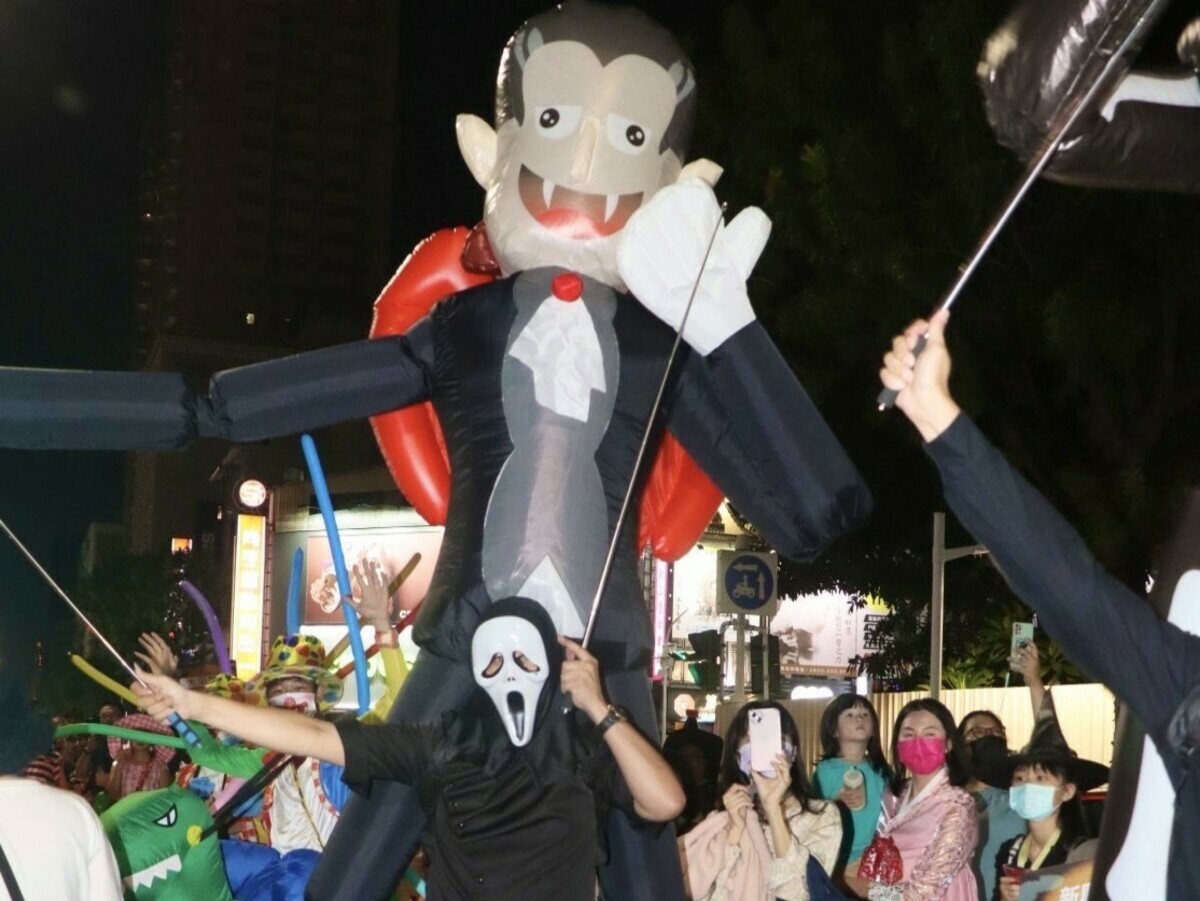 高雄萬聖節遊街派對邀請大小朋友一起瘋。 圖：高雄市教育局提供