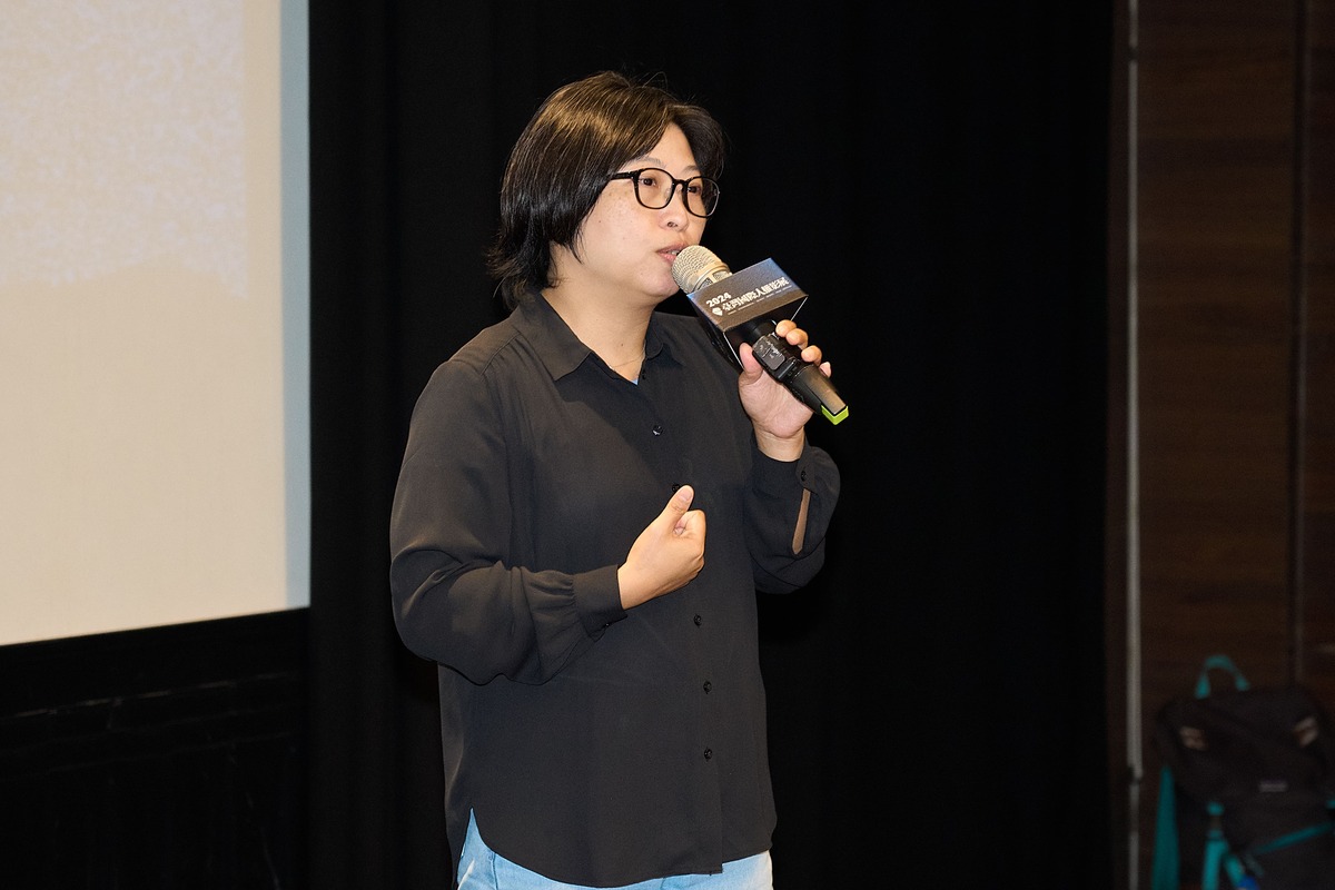 導演黃惠偵致詞表示，期盼影展選片能兼顧親子需求。 圖：國家人權博物館／提供