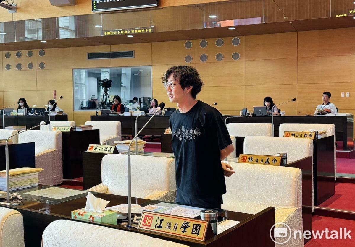 江肇國說中捷董事長卻公然在議會說謊，不僅完全搞不清楚狀況，更表示原則上沒有超時工作的問題。 圖：唐復年/攝