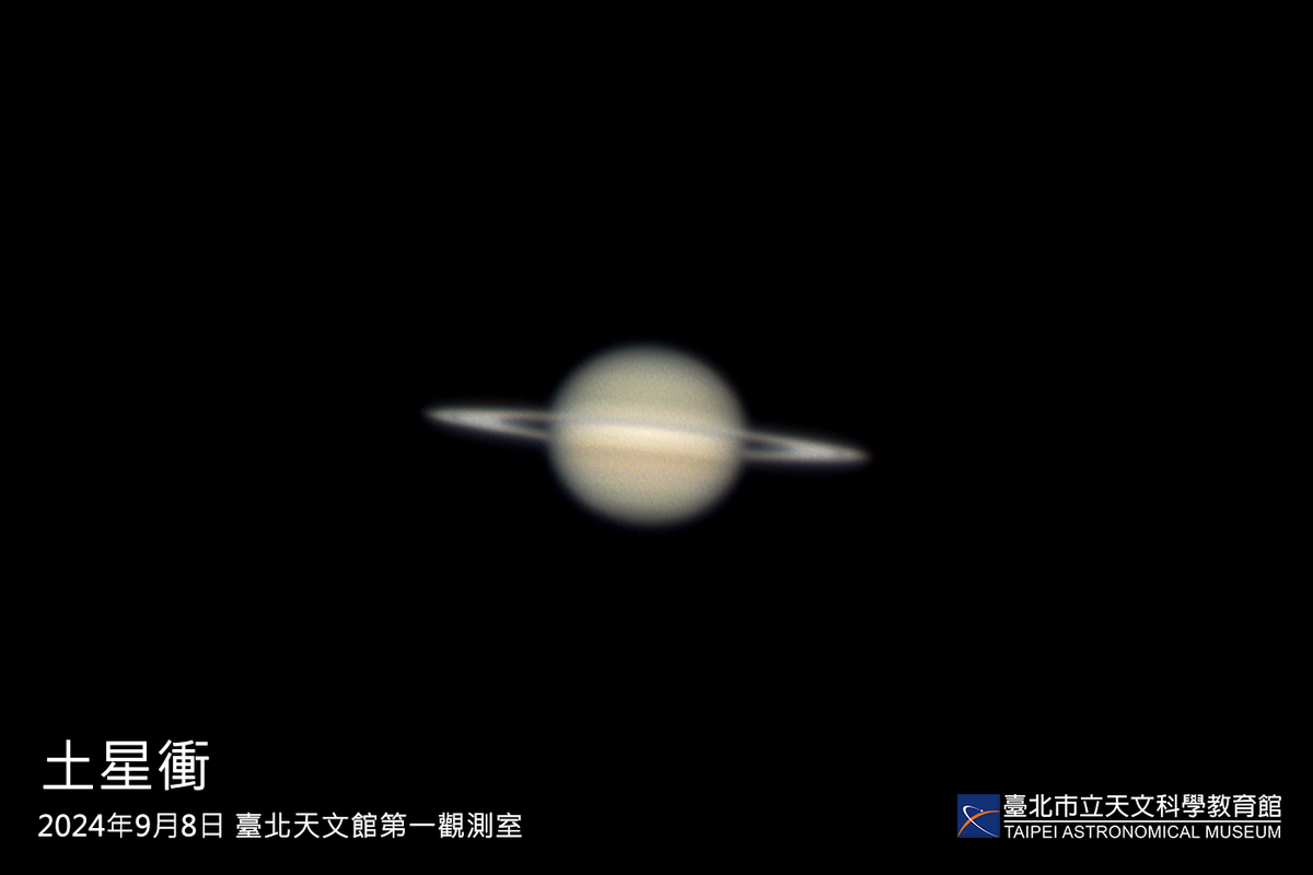 今年剛好月亮右上方還有光環的土星，此時也正適合觀賞。 圖：翻攝自台北市立天文館官網