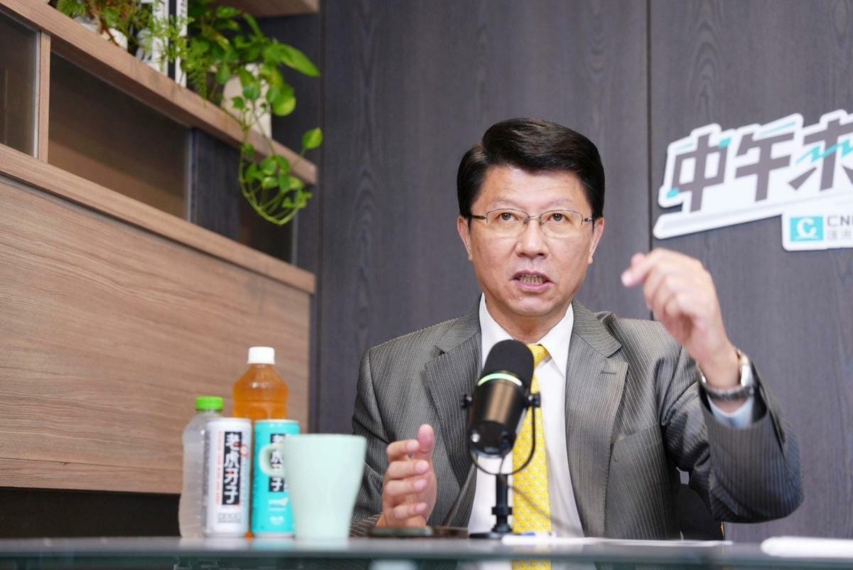 國民黨立委謝龍介接受《中午來開匯》主持人黃光芹專訪。 圖：《CNEWS匯流新聞網》/提供
