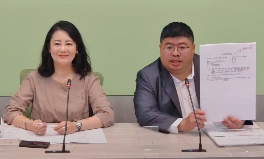 民進黨團批評，選罷法跳過國民黨團邀集的政黨協商，就是違反程序正義。 圖：翻攝自民進黨團YT