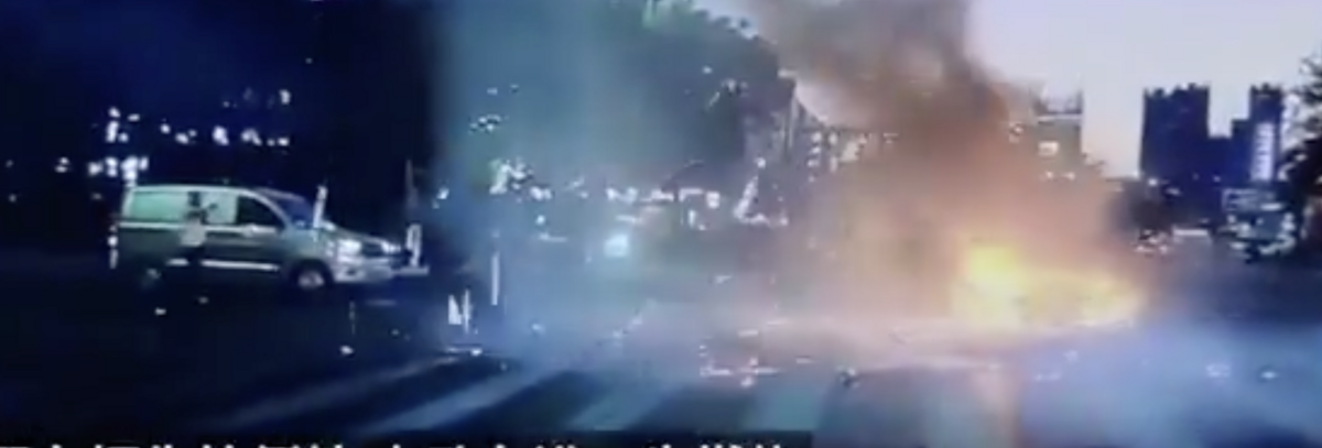 深圳外賣騎手電動車自燃，傷者無力償付醫療費。 圖：截自「 x 」＠whyyoutouzhele