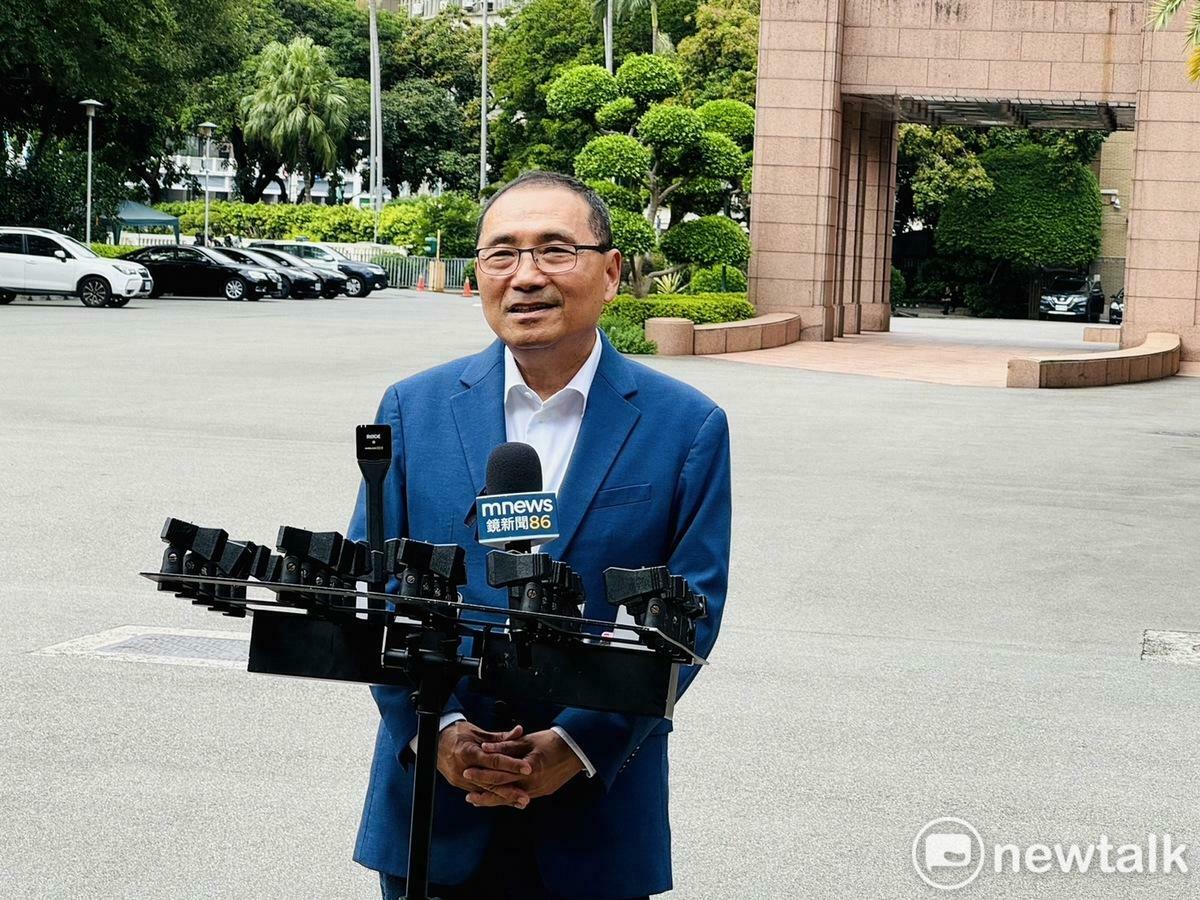 新北市長侯友宜今（17）天為了治水預算跟雙北世壯運兩件事親自列席行政院會。 圖：謝莉慧/攝