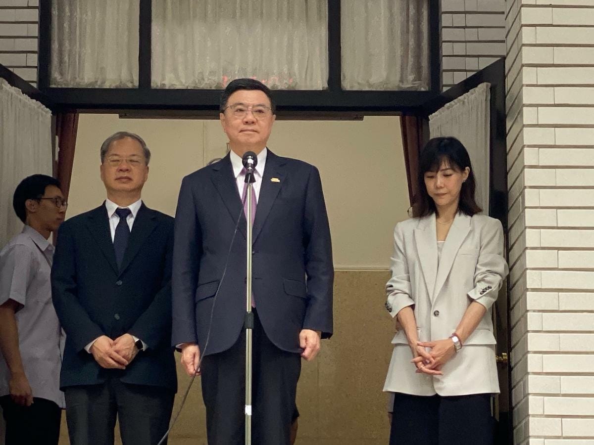 行政院長卓榮泰(中) 圖：林朝億/攝