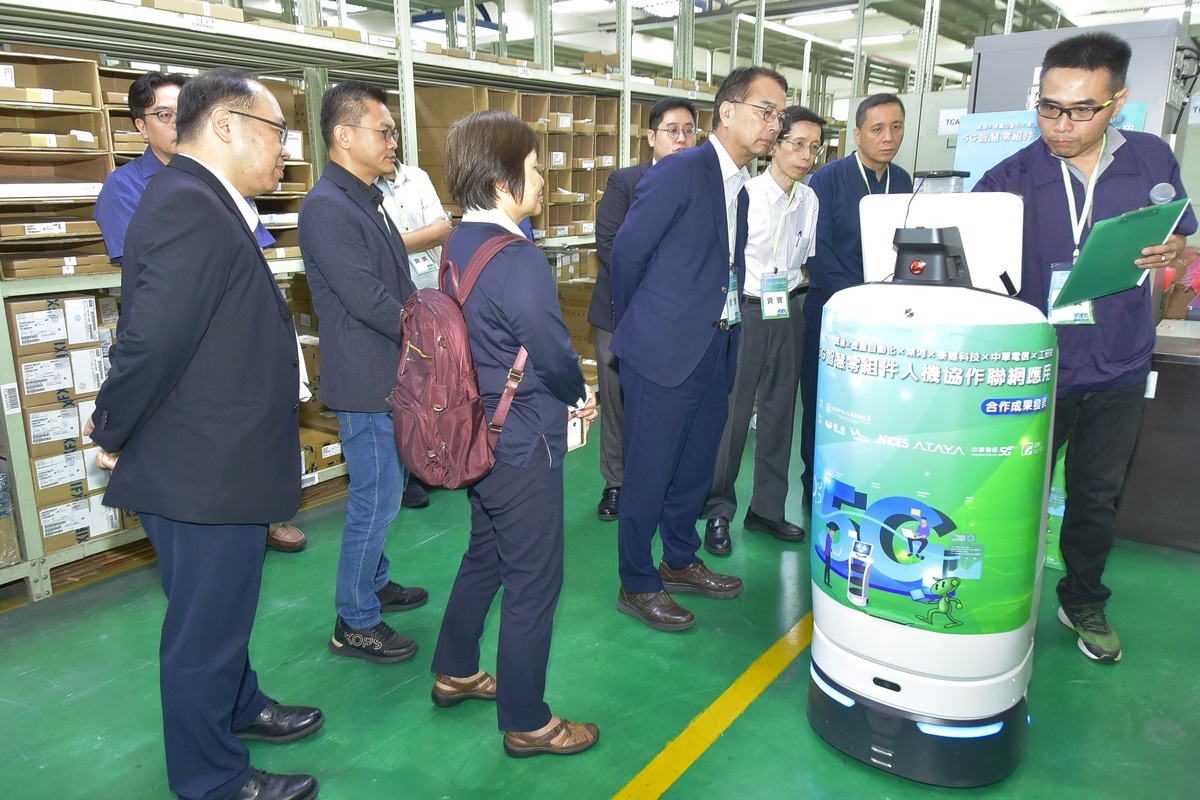 中華電與工研院、威健實業等企業攜手合作，成功打造5G智慧儲運示範場域，展示5G技術與智慧儲運的創新應用。 圖: 中華電信/提供
