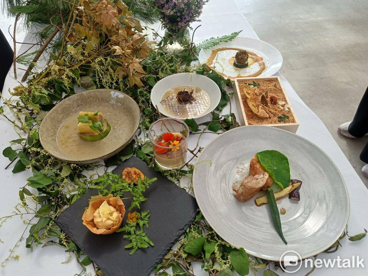 這次發表會使用的食材全都來自南投本地，其中有石虎棲地認證所在地生產的愛玉、檸檬、香蕉、米、野菜、冬瓜、絲瓜、石虎保育蔬菜等，分別製作成六道綠色餐點。 圖：唐復年/攝
