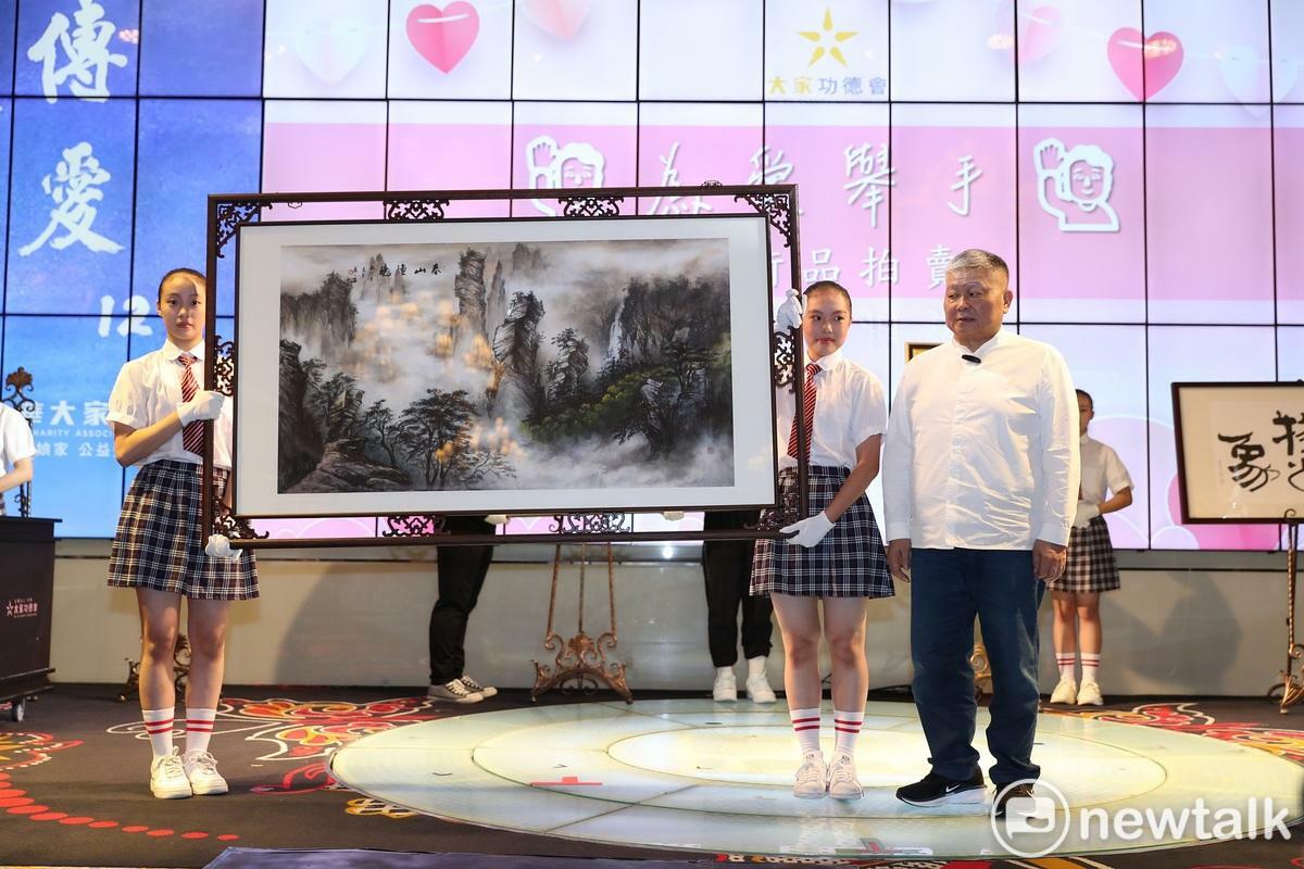 藍元昌的國畫《春山煙曉》，由顏清標直接買回。 圖：唐復年/攝