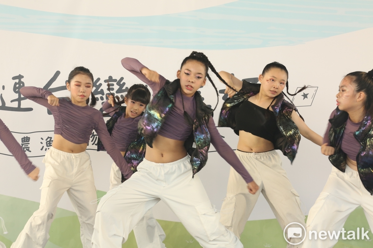 雲林在地LEMON PLUS舞團精堪的演出。  圖：唐復年/攝