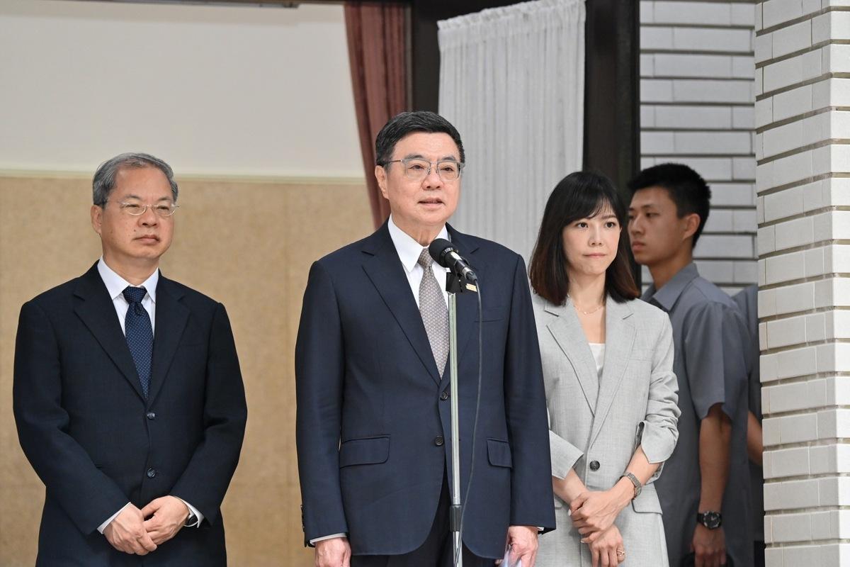 立院院會今天續邀閣揆卓榮泰率部會首長進行施政總質詢，卓榮泰會前受訪。 圖：行政院提供