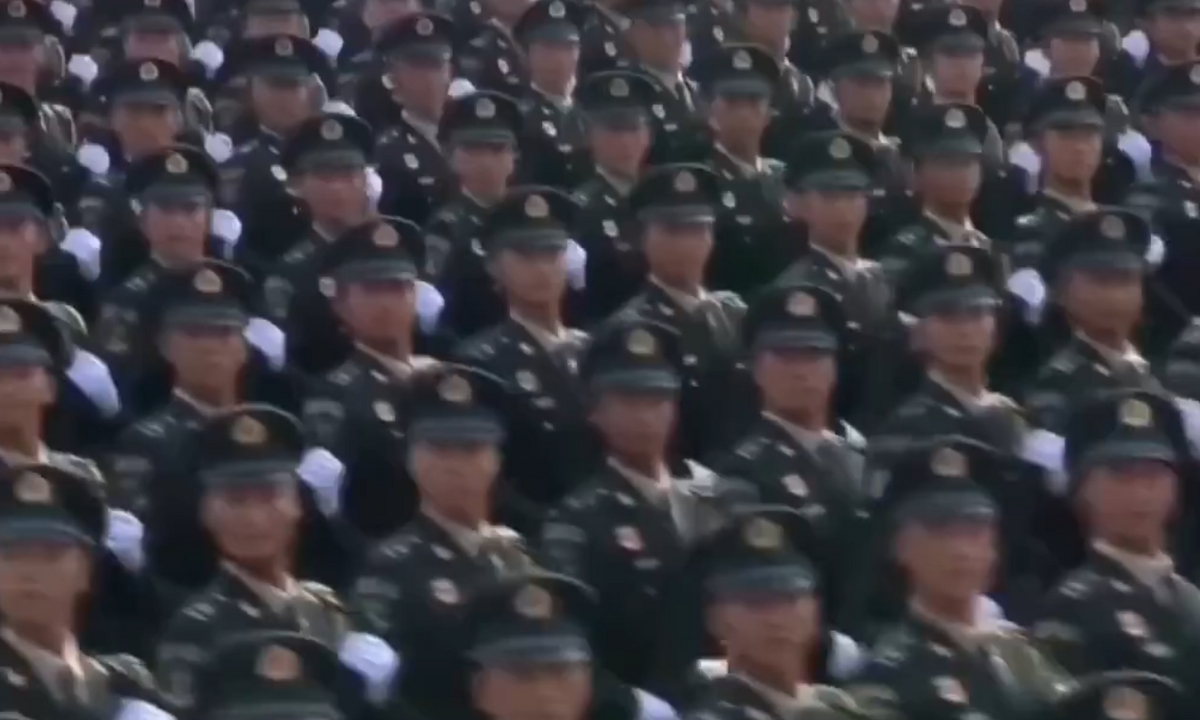 中國領導人習近平近日在視察解放軍火箭軍某旅時表示，軍隊要全面加強訓練備戰。圖為解放軍。 圖：翻攝自新聞調查 X 帳號