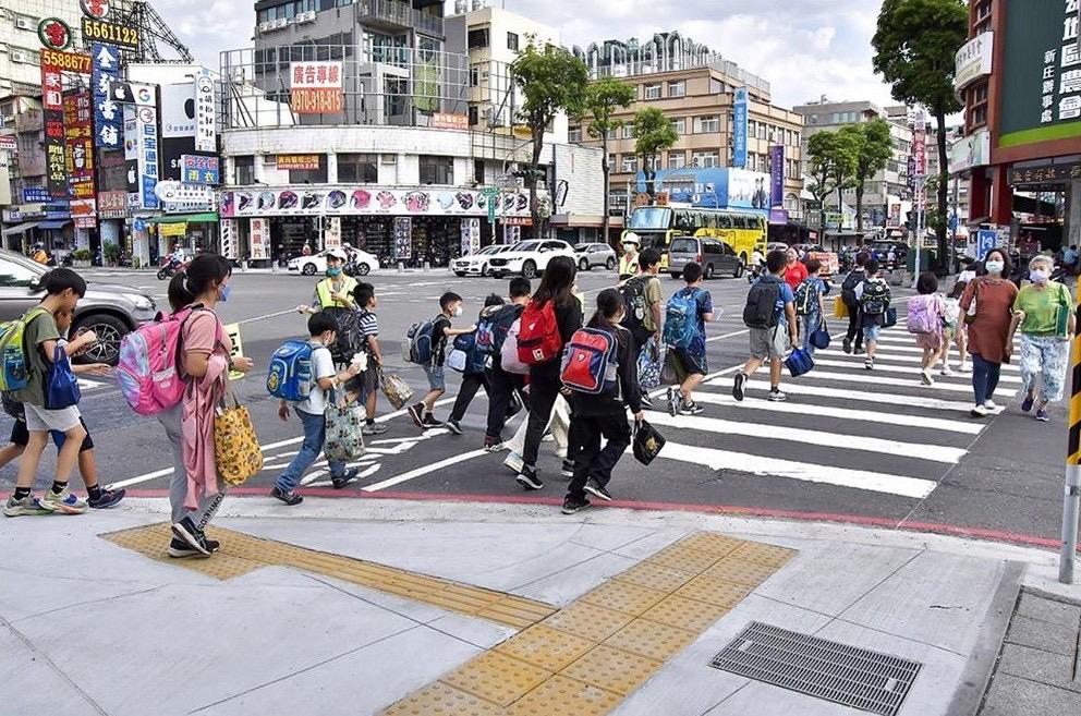 高市府建構安全友善的人本交通環境。 圖：高雄市交通局提供