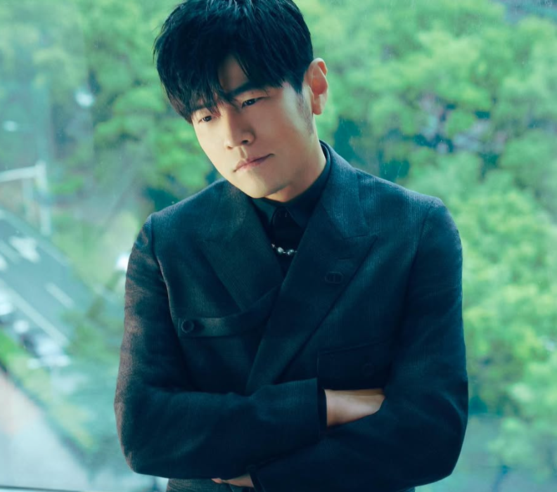 周杰倫12月即將在台北大巨蛋舉辦個人演唱會，門票今(23)日中午12點開賣瞬間秒殺。 圖：翻攝自周杰倫IG