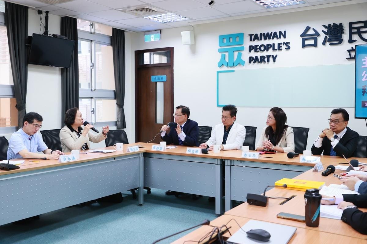 行政院主計長陳淑姿今前往拜會民眾黨團。 圖：民眾黨團 / 提供