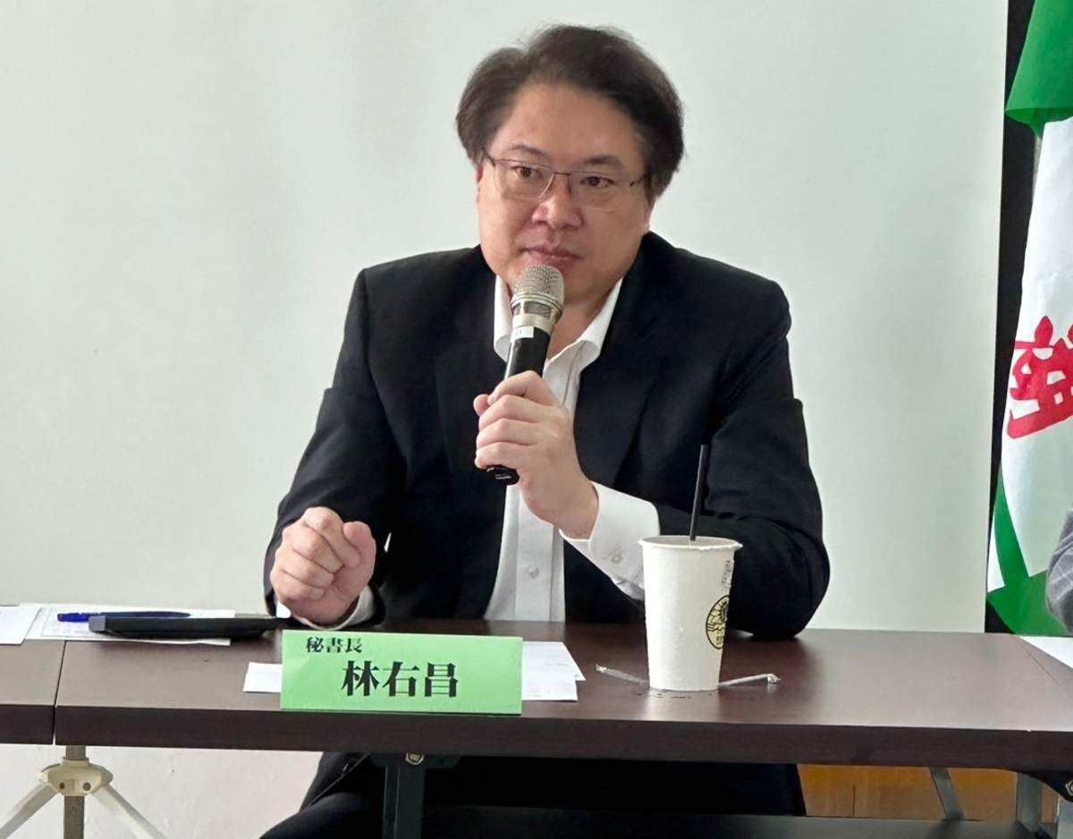 民進黨秘書長林右昌與澎湖縣議會黨團座談。 圖：民進黨提供