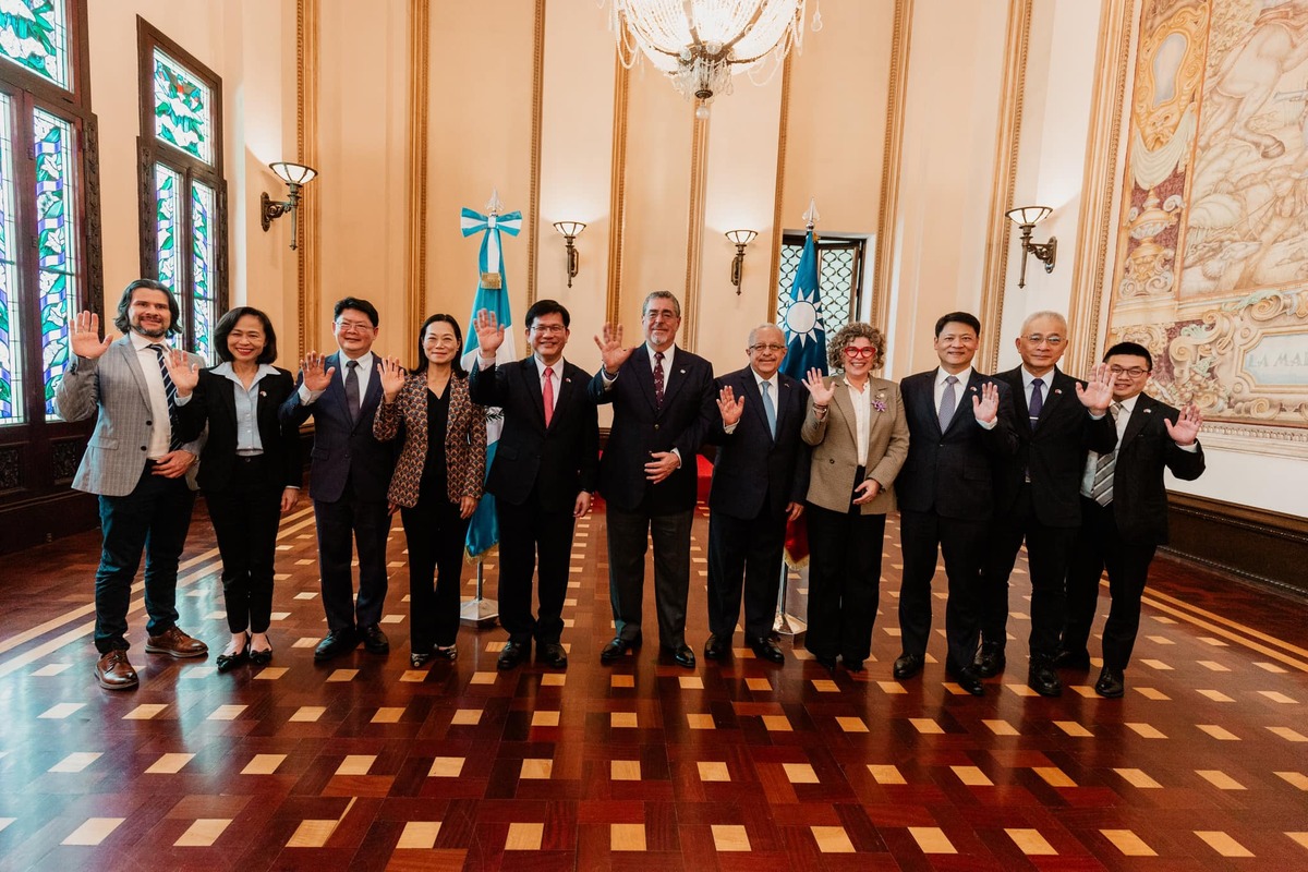 外交部長林佳龍近日出訪友邦瓜地馬拉。 圖： 翻攝自林佳龍 臉書