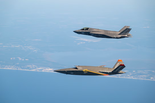 美軍「翡翠旗 2024 」軍演，海軍陸戰隊成功測試 XQ-58A  Valkyrie 無人作戰飛行器，並首次完成多軍種的數據連結整合。 圖：翻攝 U.S. Air Force