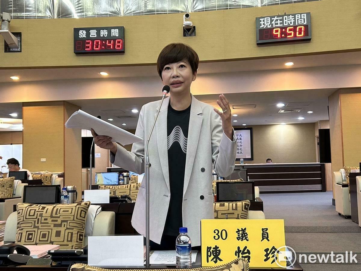 陳怡珍進建議，綠園道沿線景觀應有一致性規劃，並適當融入鐵道意象，融入在地人文及生態元素，讓我們的下一代能夠從這條綠廊中理解過往的鐵道歷程與文化；同時要注意排水系統規劃的重要性，避免未來淹水狀況發生；而綠廊樹種及花種的選擇，也需考慮後續維護的便利，避免竄根及嚴重落葉影響環境。 圖：黃博郎／攝