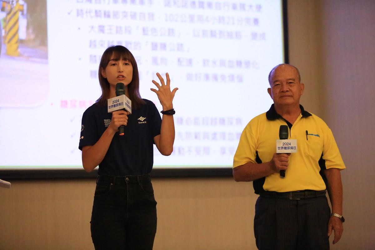 糖尿病友許廣進(右)與土耳其歸化台灣籍的徐甘舒分享穩糖故事。 圖：孫家銘翻攝