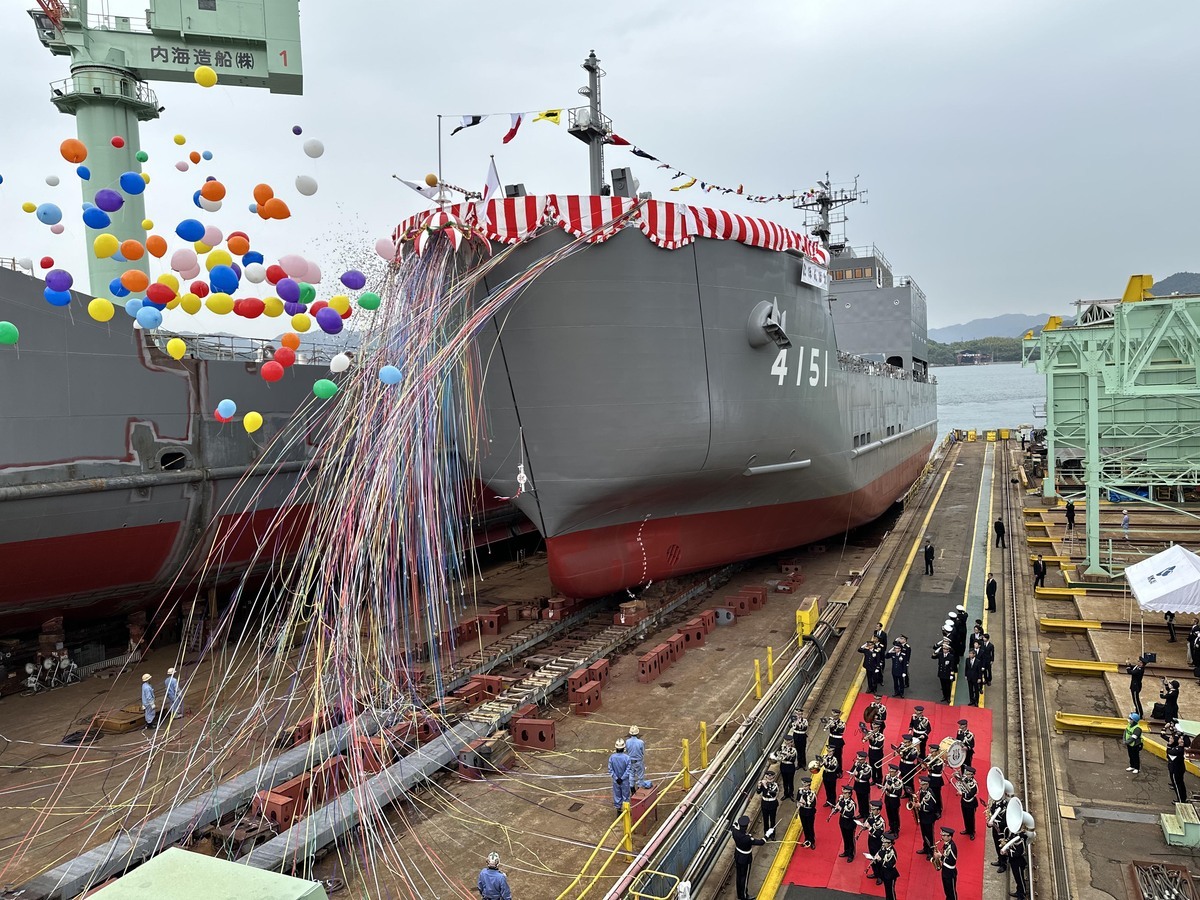 日本預計2025年成立的「海上輸送群」首艘編制小型級船舶「日本晴」，29日公開亮相。 圖：翻攝「X」@JGSDF_pr