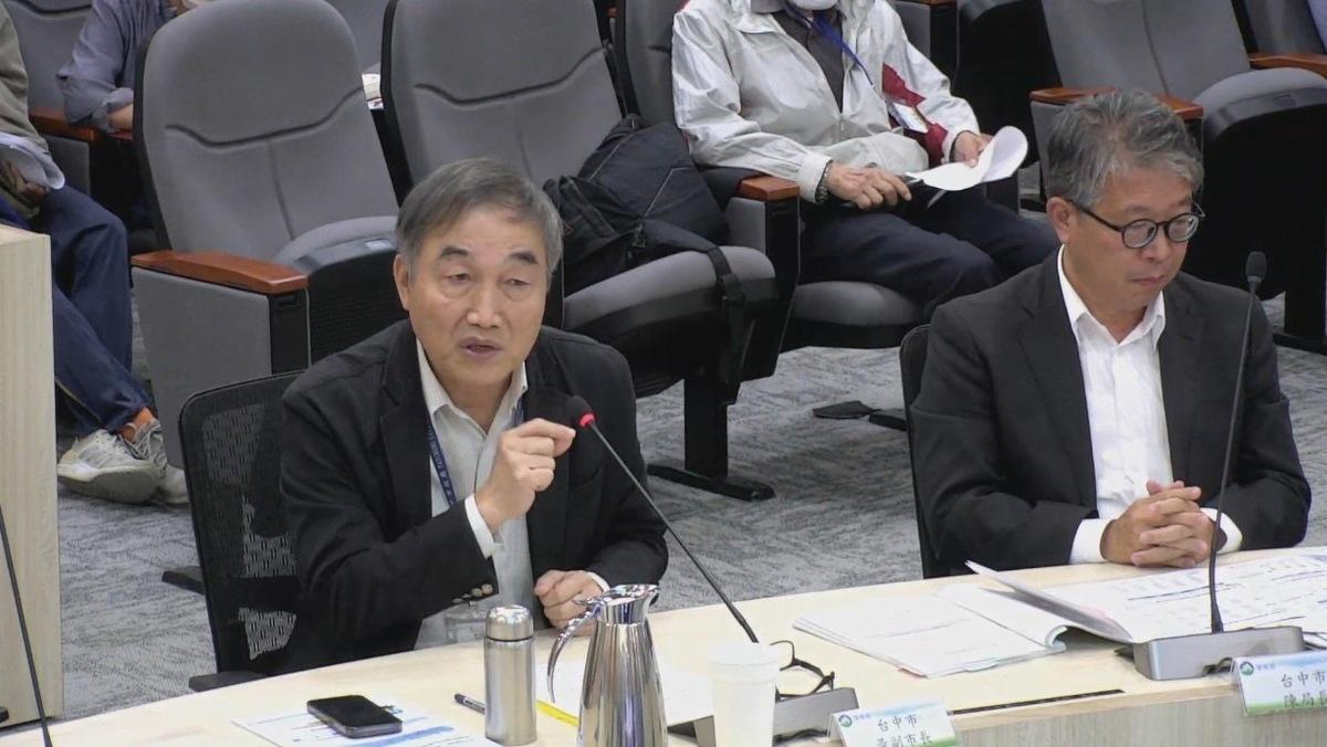 台中市副市長黃國榮及環保局長陳宏益出席中火燃氣機組二期環評會議，對 結果表示遺憾。 圖：台中市政府/提供