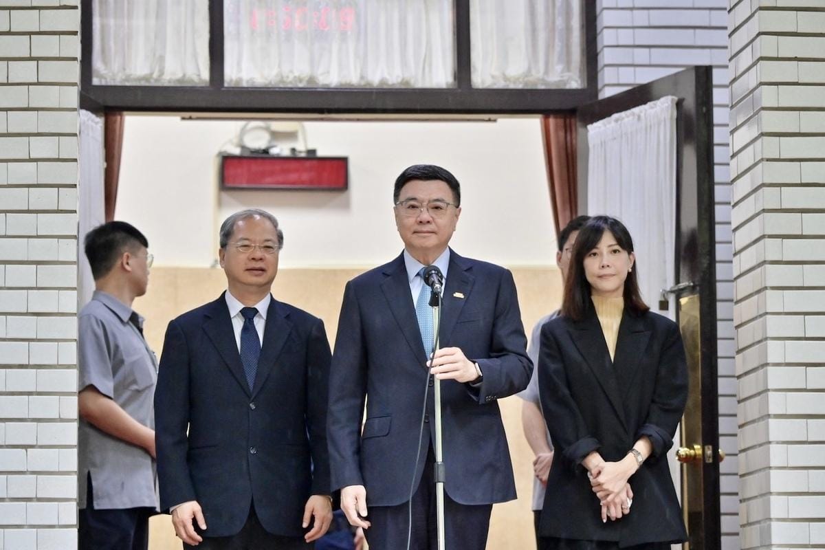 行政院長卓榮泰(右二)。 圖：行政院提供