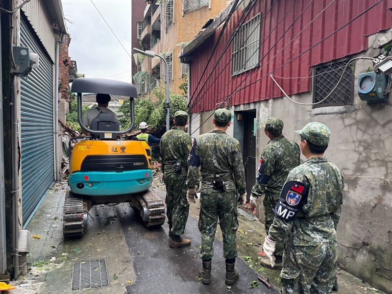 吳沛憶表示國防部已派遣220名軍人前往北市協助救災。 圖：翻攝自吳沛憶Thread