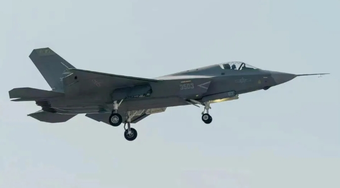 中國自主研發的殲- 35戰機將在珠海航展首秀。 圖：翻攝自軍武次位面 / 天狼