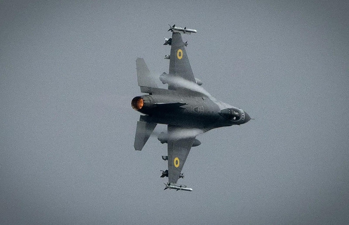 烏軍所擁有的 F-16，可能經過更新。 圖：翻攝自 Black Cloud Six X 帳號