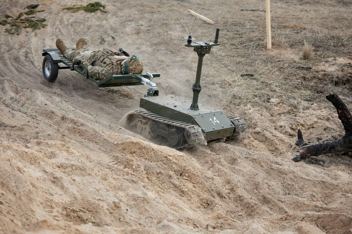 烏軍將機器投入戰場，以此幫助烏軍作戰和減少傷亡。 圖：翻攝自 NEXTA X 帳號