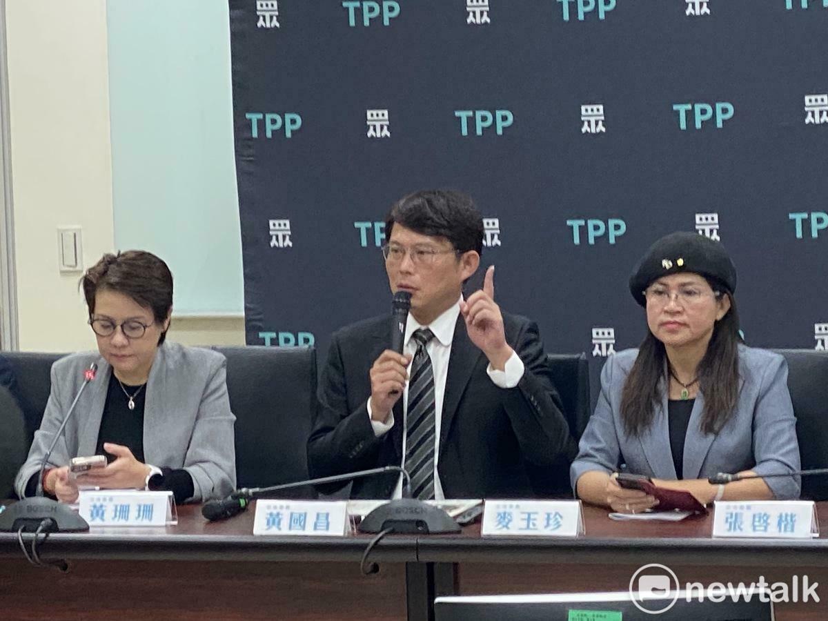 民眾黨團總召黃國昌（中）。 圖：周煊惠 / 攝