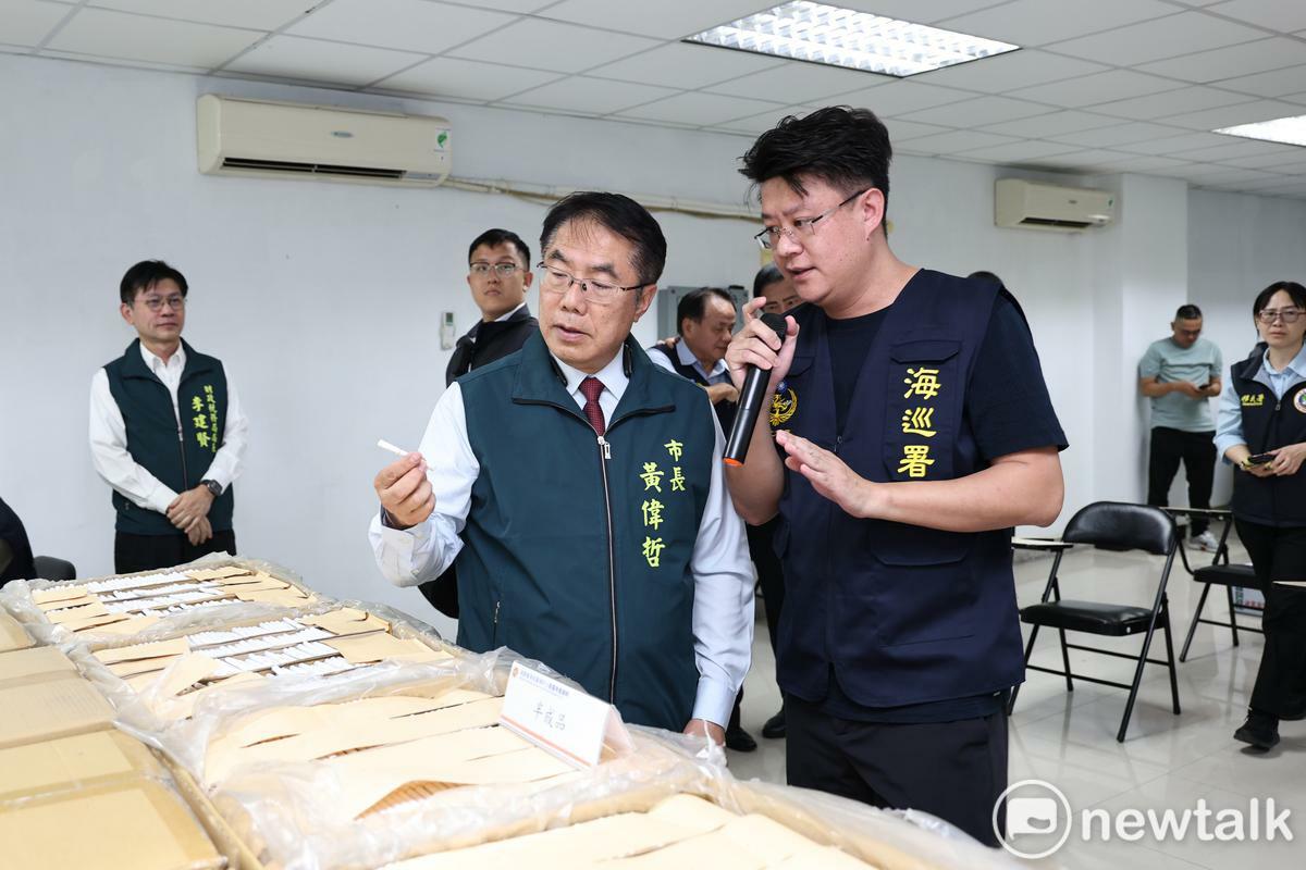 海巡署偵防分署台南查緝隊近期聯合各單位，成功攔截私菸製造的上游生產點及下游運輸點，查扣大量私菸成品、今日舉辦記者說明會，台南市長黃偉哲出席嘉勉。 圖：台南市政府/提供