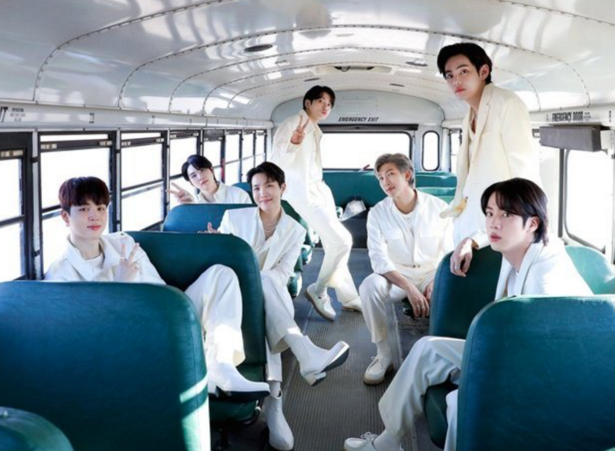 BTS成員從2022年底陸續入伍服兵役，預計明年6月全員退伍。BTS所屬經紀公司HYBE也透露7人合體回歸時間「可能要到2026年」。 圖：翻攝自BTS FB