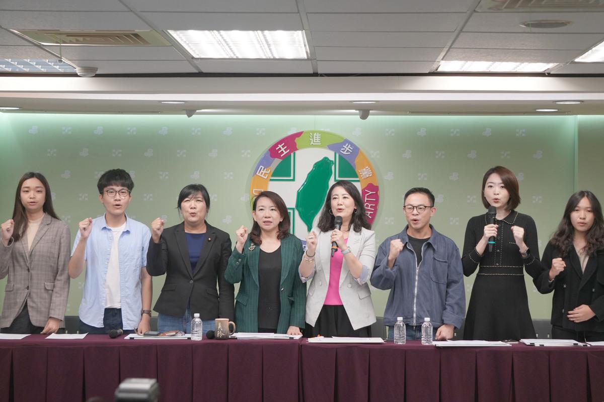 民進黨舉行「全民福祉進步要緊，投資多元族群不能停 藍白勿再擋總預算」記者會。 圖：民進黨提供