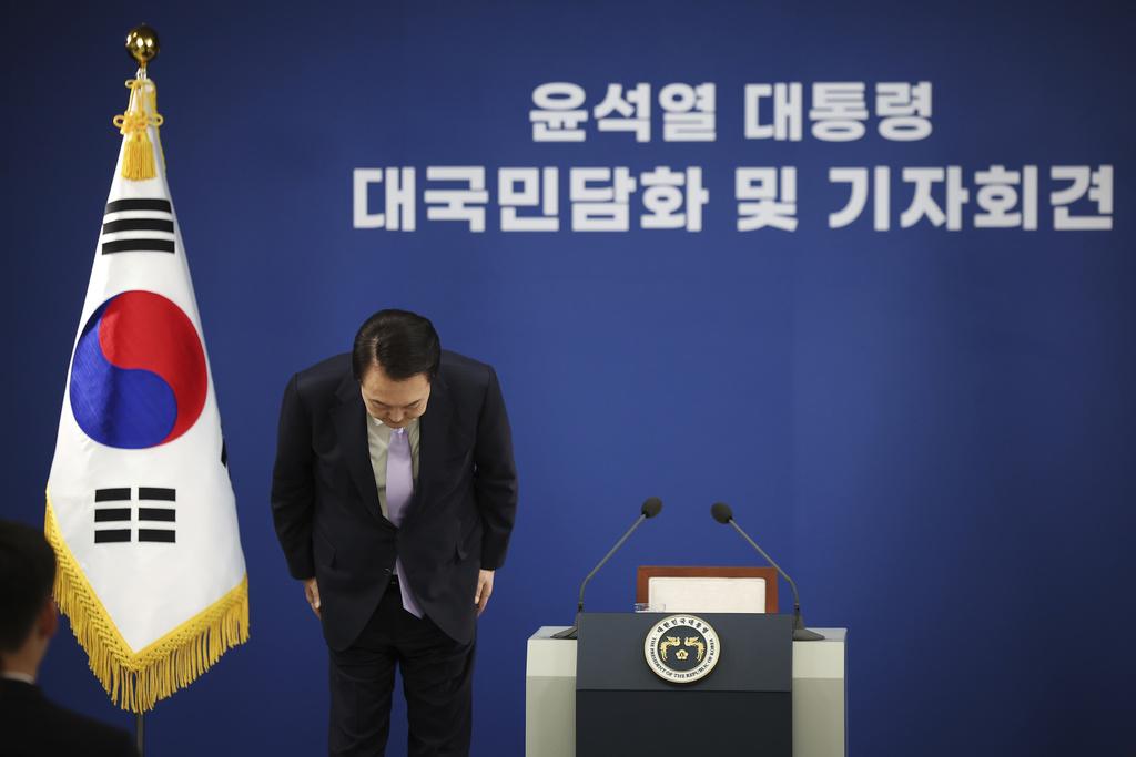 韓國總統尹錫悅宣布戒嚴後，因國會投票通過否決戒嚴令，又宣布解嚴。 圖 : 達志影像／美聯社