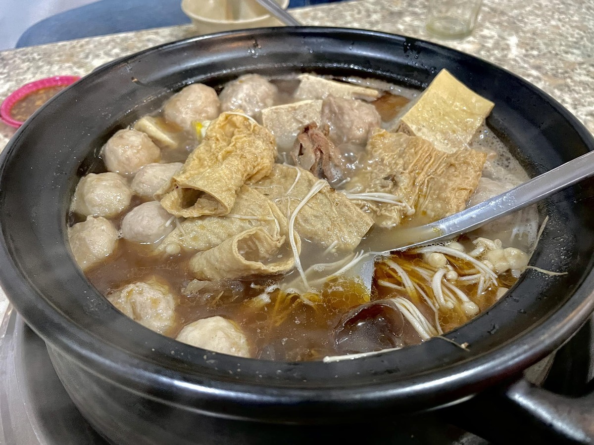 營養師李宜樺即在社群平台上表示，薑母鴨湯底及配料等 5大熱量驚人，若不小心節制，吃下一餐即可能輕鬆突破1000大卡。 圖：民眾提供