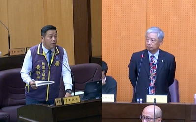 法務局長賴彌鼎(右)建議可透過申請「監護權改定」讓當事者受到最佳利益的照護及教育。 圖：翻攝桃園市議會直播