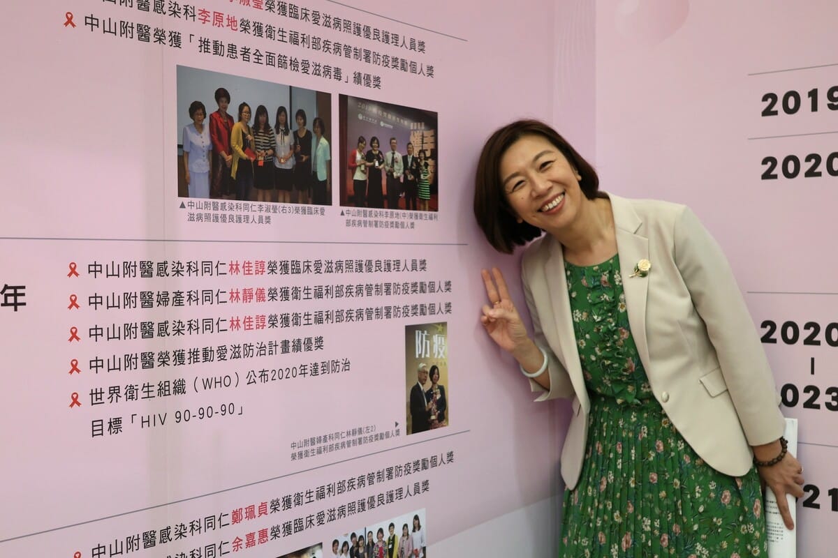 衛福部務政次長林靜儀回顧在中山附醫照護HIV產婦的歷程。 圖：中山醫大/提供