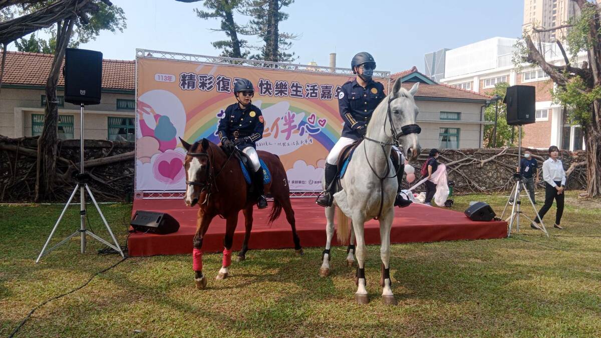 高雄市騎警隊也到場共襄盛舉。 圖：孫家銘攝